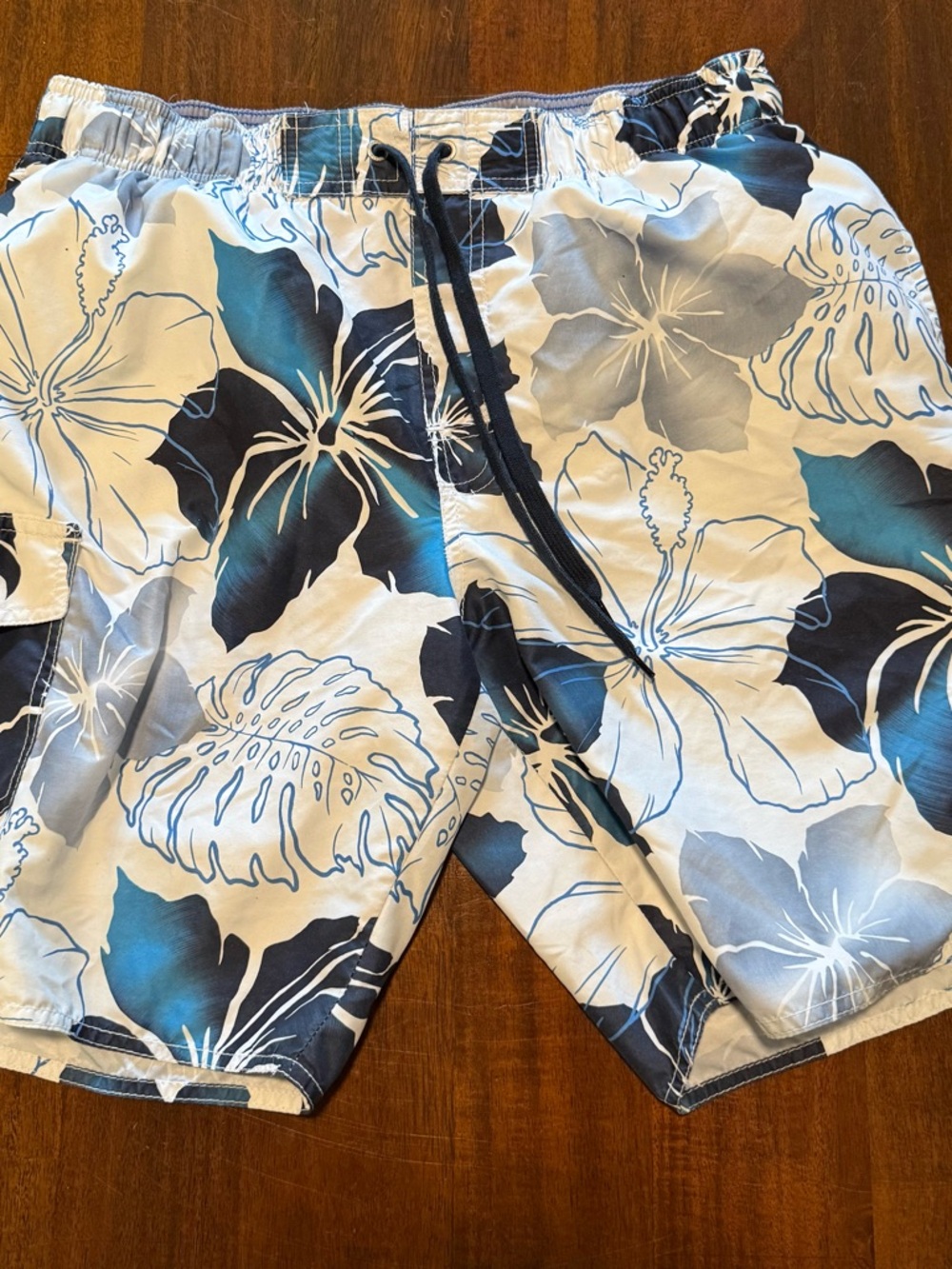 No Bad Days‎ Blue & White Tropical Floral Hibiscus Swim Trunks - Size M